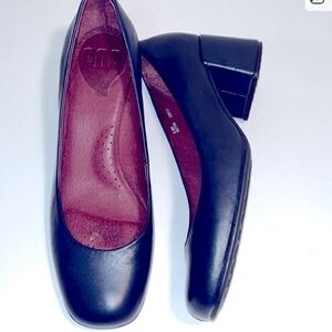 BORN Ono Black Leather Block Heels 9.5